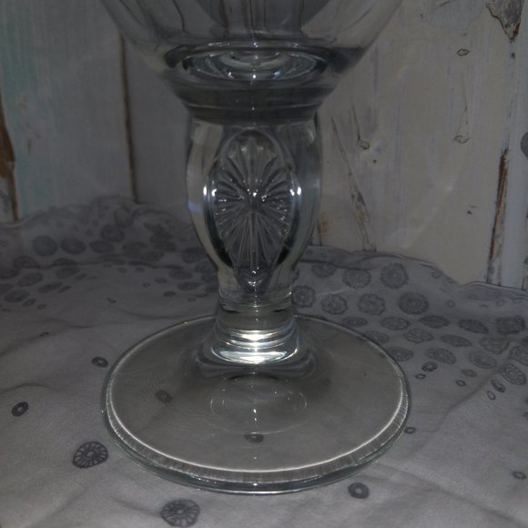 Pair of Stella Artois 33 Centiliter Beer Chalices - Picture 5 of 7